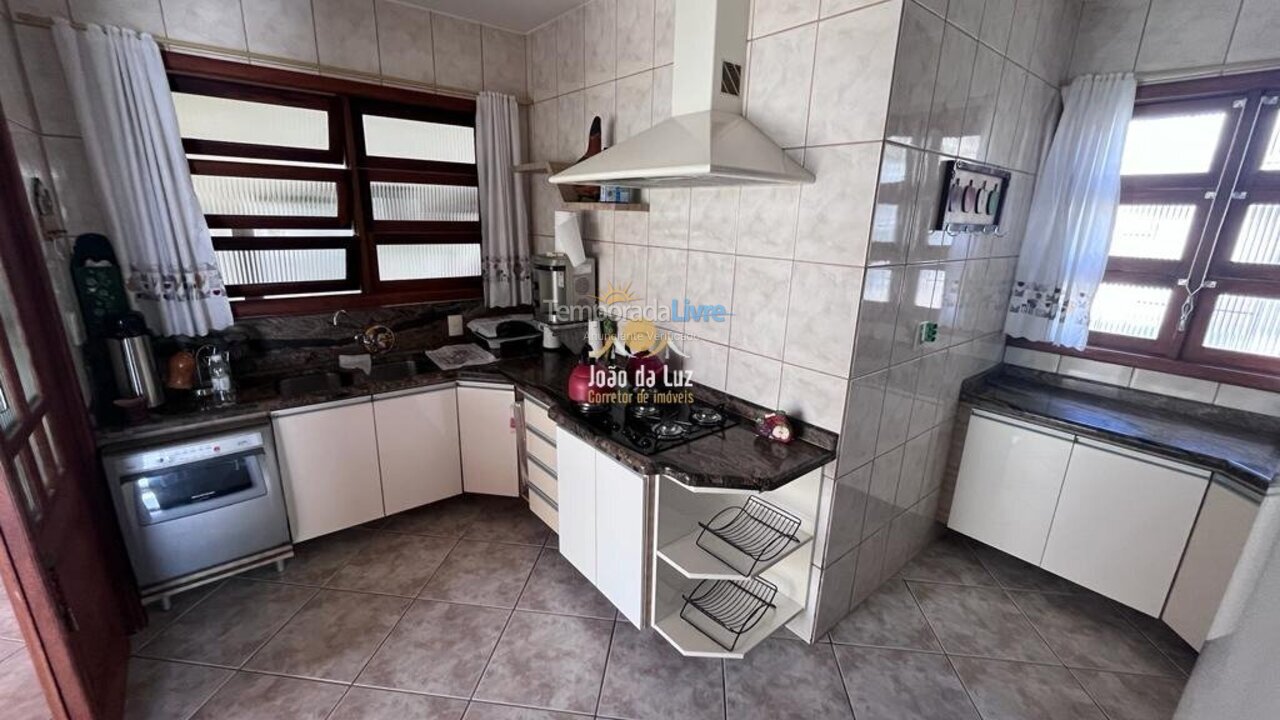 Casa para aluguel de temporada em Florianopolis (Canasvieiras)