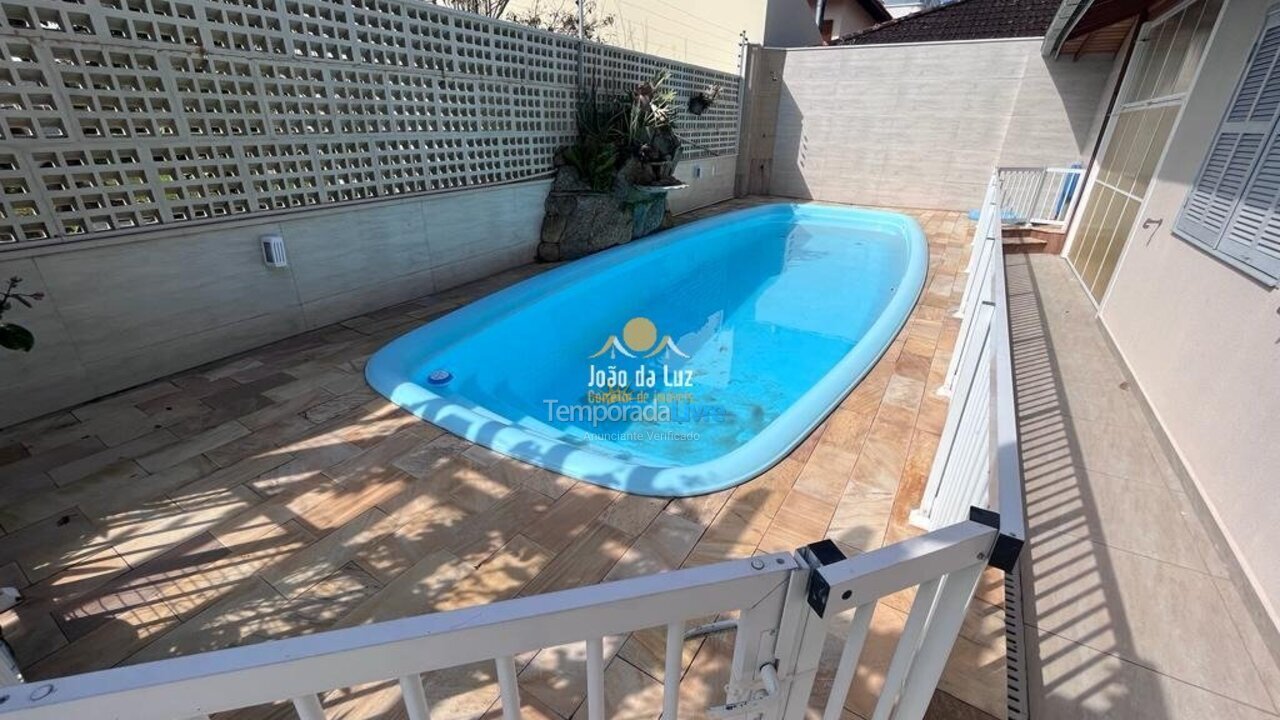 Casa para aluguel de temporada em Florianopolis (Canasvieiras)