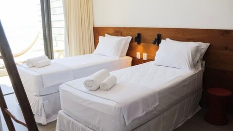 OKA42 - Milagres com piscina e pé na areia