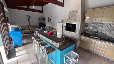 Seasonal house well located close to shops and the beach🏡🌅🏖️