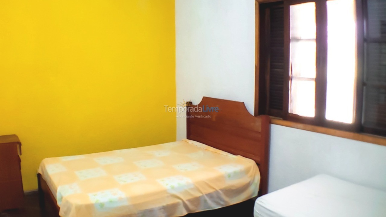 Chácara / sítio para aluguel de temporada em Juquitiba (Acomoda Até 40 Pessoas Proxímo de Represa)