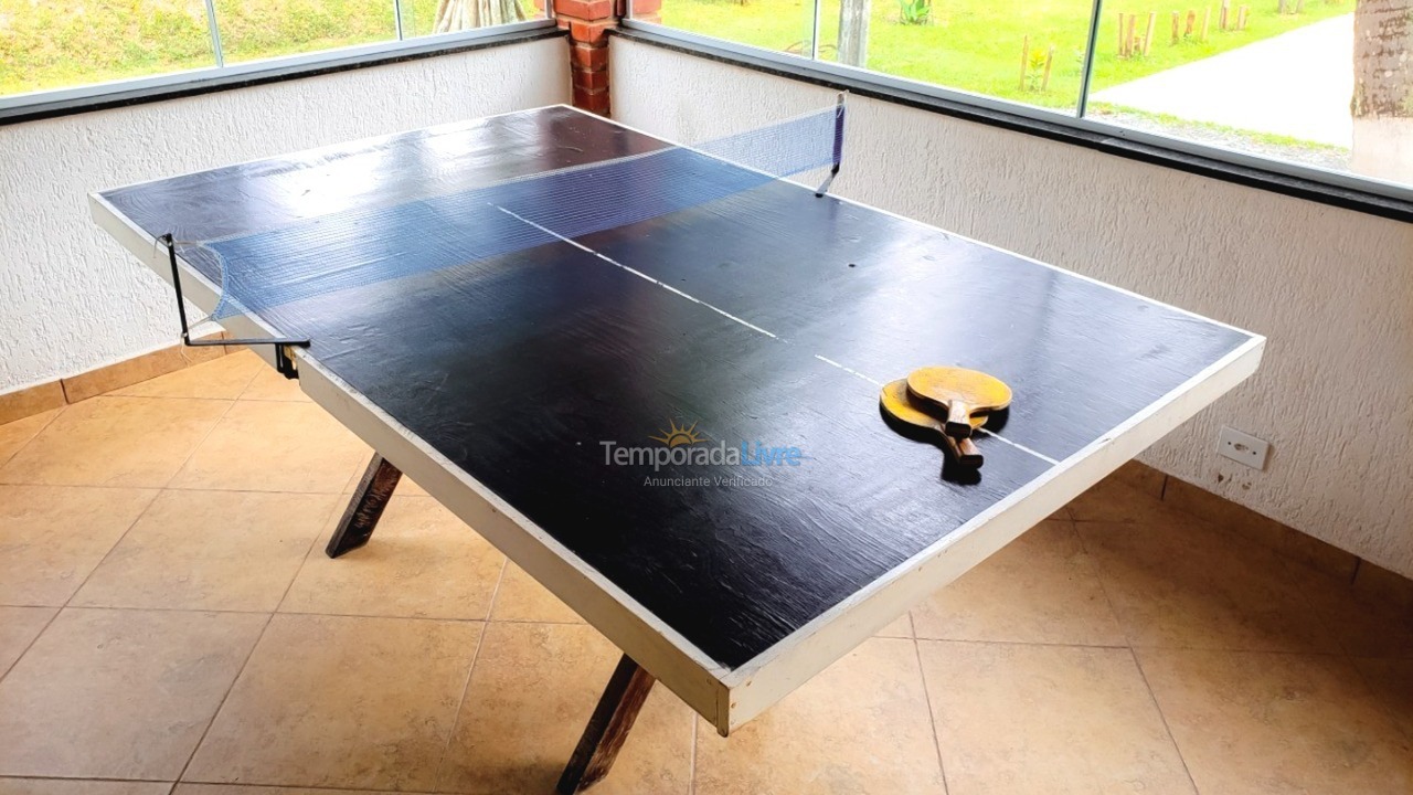 Chácara / sítio para aluguel de temporada em Juquitiba (Acomoda Até 40 Pessoas Proxímo de Represa)