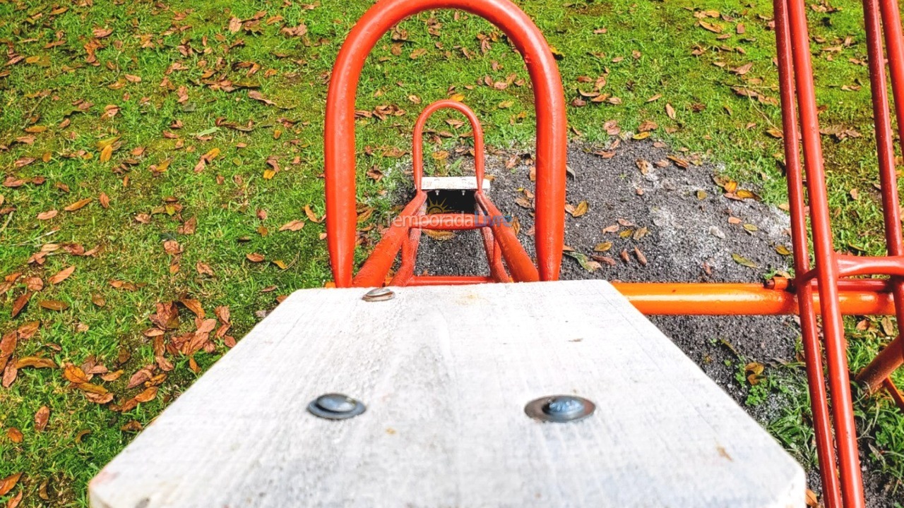 Chácara / sítio para aluguel de temporada em Juquitiba (Acomoda Até 40 Pessoas Proxímo de Represa)