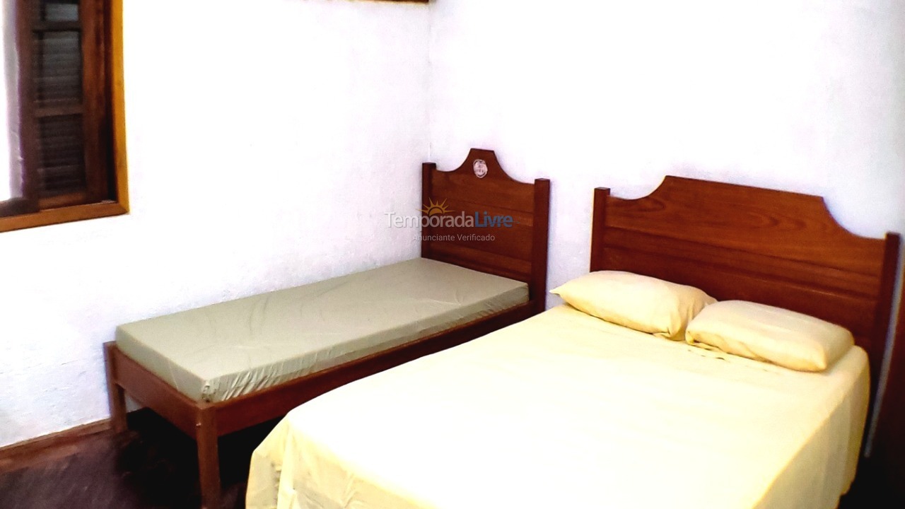 Chácara / sítio para aluguel de temporada em Juquitiba (Acomoda Até 40 Pessoas Proxímo de Represa)