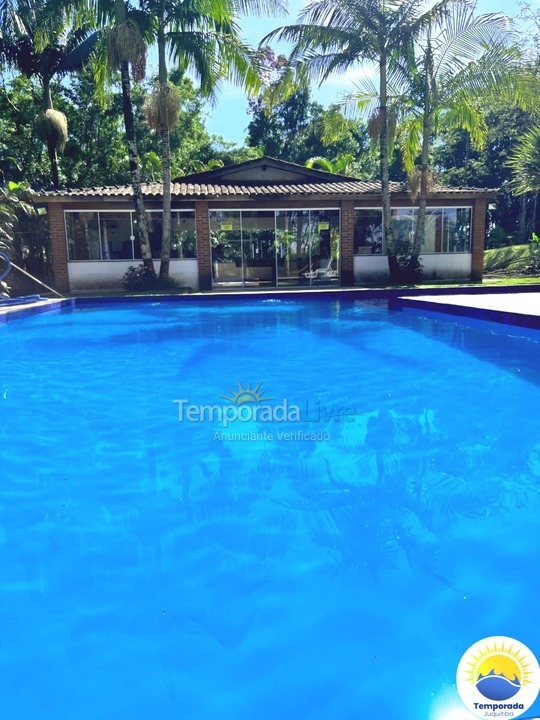Chácara / sítio para aluguel de temporada em Juquitiba (Acomoda Até 40 Pessoas Proxímo de Represa)