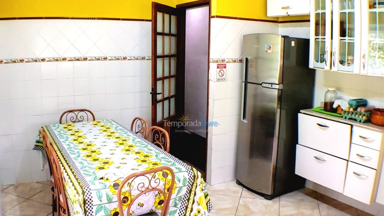 Chácara / sítio para aluguel de temporada em Juquitiba (Acomoda Até 40 Pessoas Proxímo de Represa)