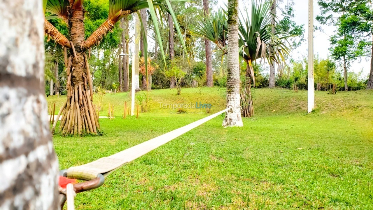 Chácara / sítio para aluguel de temporada em Juquitiba (Acomoda Até 40 Pessoas Proxímo de Represa)