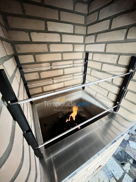 Granja para alquiler de vacaciones em águas de São Pedro (Porangaba)