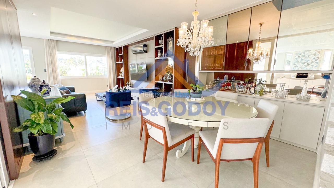 House for vacation rental in Florianopolis (Jurerê Internacional)