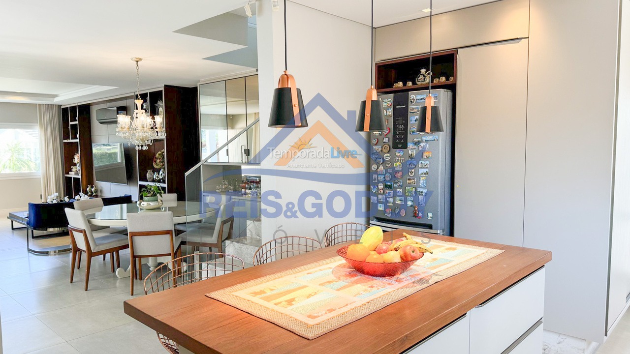 House for vacation rental in Florianopolis (Jurerê Internacional)