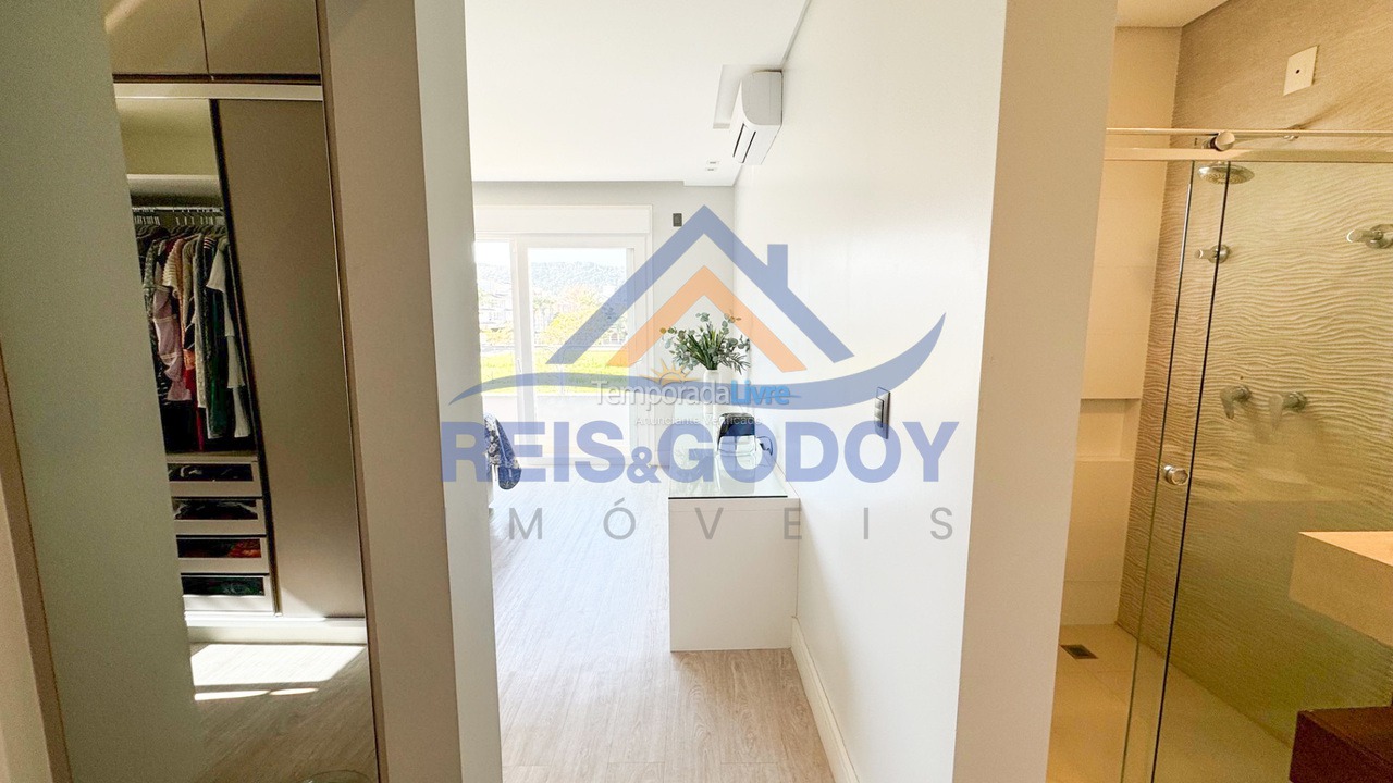 House for vacation rental in Florianopolis (Jurerê Internacional)