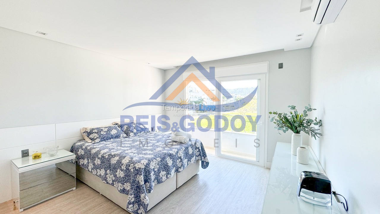 House for vacation rental in Florianopolis (Jurerê Internacional)