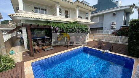 ESPETACULAR Casa de 04 dorm, piscina, em Jurerê, TARIFAS SOB.CONSULTA