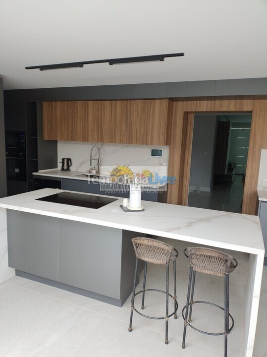 House for vacation rental in Florianopolis (Jurerê Internacional)