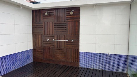 Hermoso Kitinete con aire acondicionado, WI-FI, garaje, a 250 m de Prainha