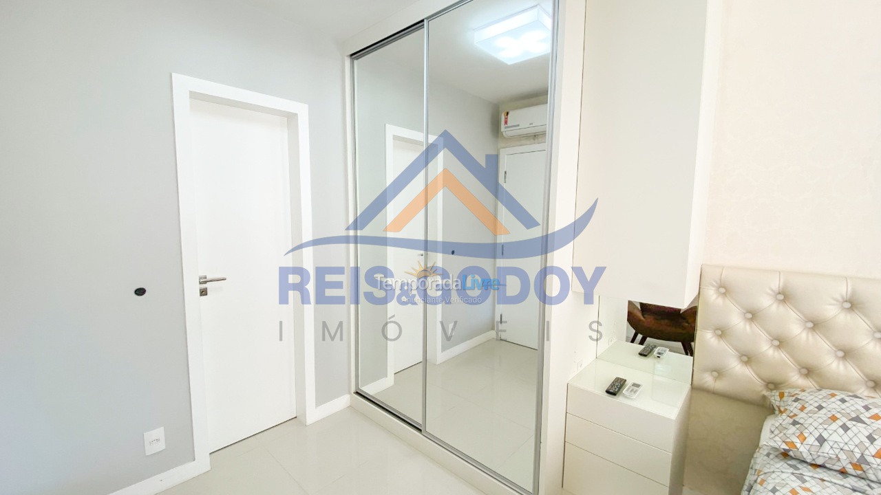 Apartamento para aluguel de temporada em Florianópolis (Jurere Tradicional)