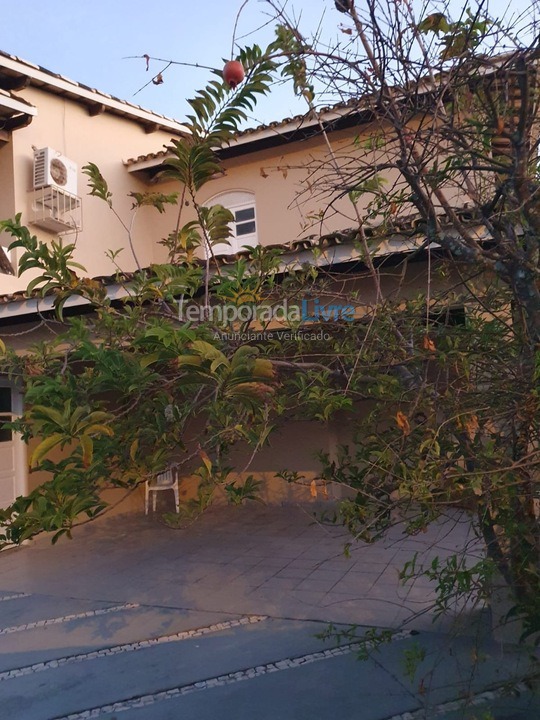 Casa para alquiler de vacaciones em Lauro de Freitas (Vilas do Atlântico Ba)