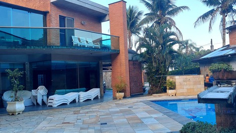 CASA TEMPORADA PRAIA GUARATUBA/BERTIOGA 80METRO DA AREIA