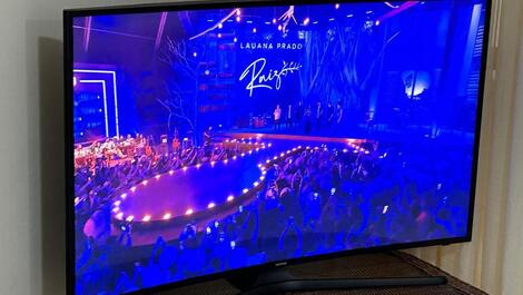 ÓTIMO APARTAMENTO EM PRÉDIO FRENTE AO MAR