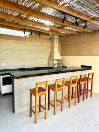 Lindo apartamento de 2 quartos próximo à praia