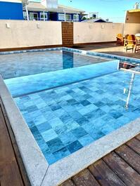 Lindo apartamento de 2 quartos próximo à praia