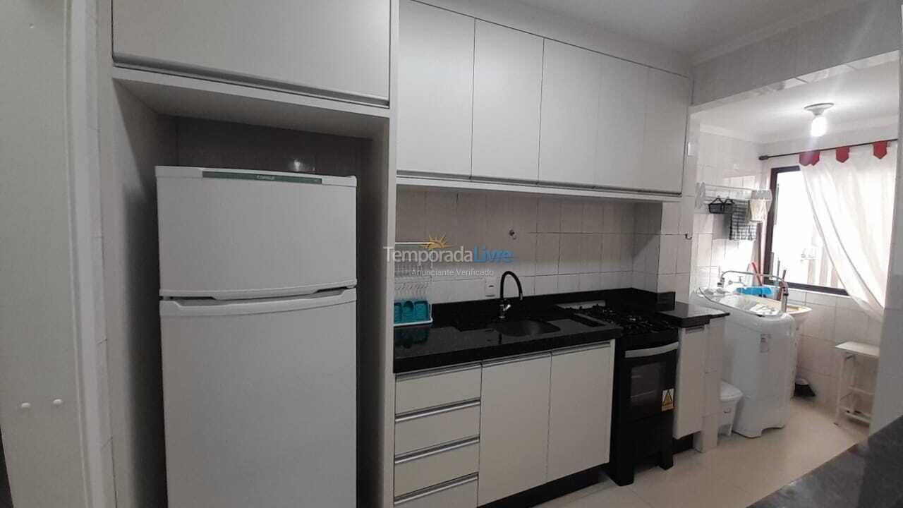 Apartamento para aluguel de temporada em Itapema (Meia Praia)