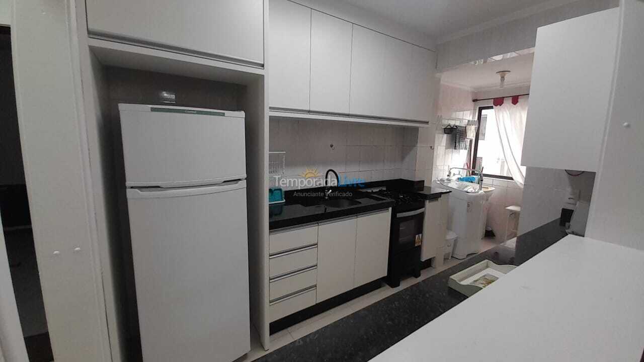 Apartamento para aluguel de temporada em Itapema (Meia Praia)