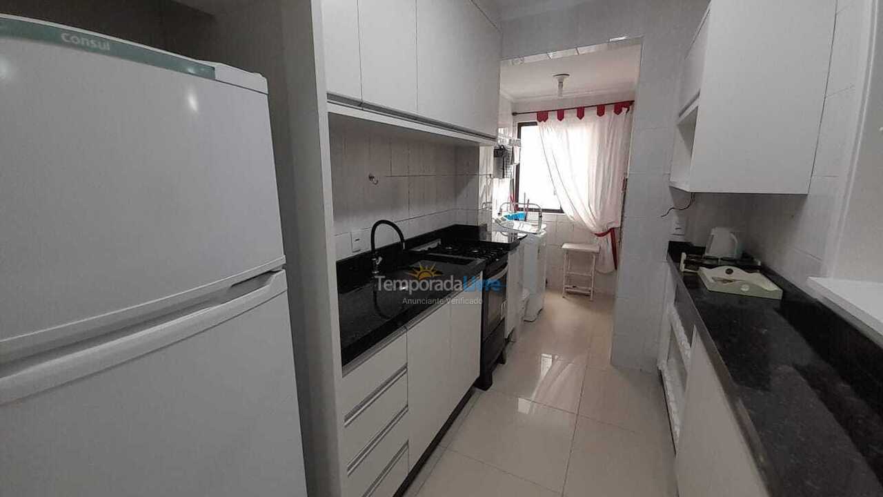 Apartamento para aluguel de temporada em Itapema (Meia Praia)