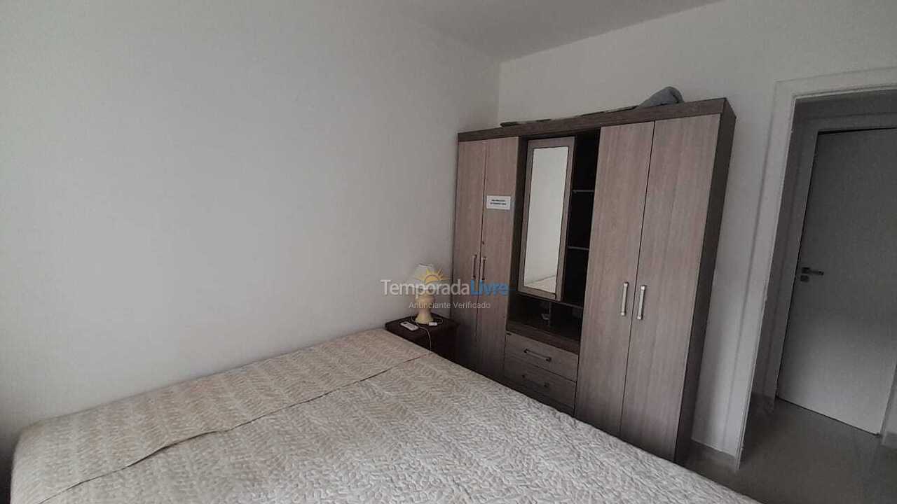 Apartamento para aluguel de temporada em Itapema (Meia Praia)