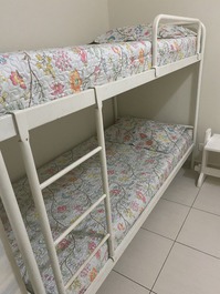 Apto ótimo no melhor ponto da Enseada Guarujá 3 quartos com ar/3banh