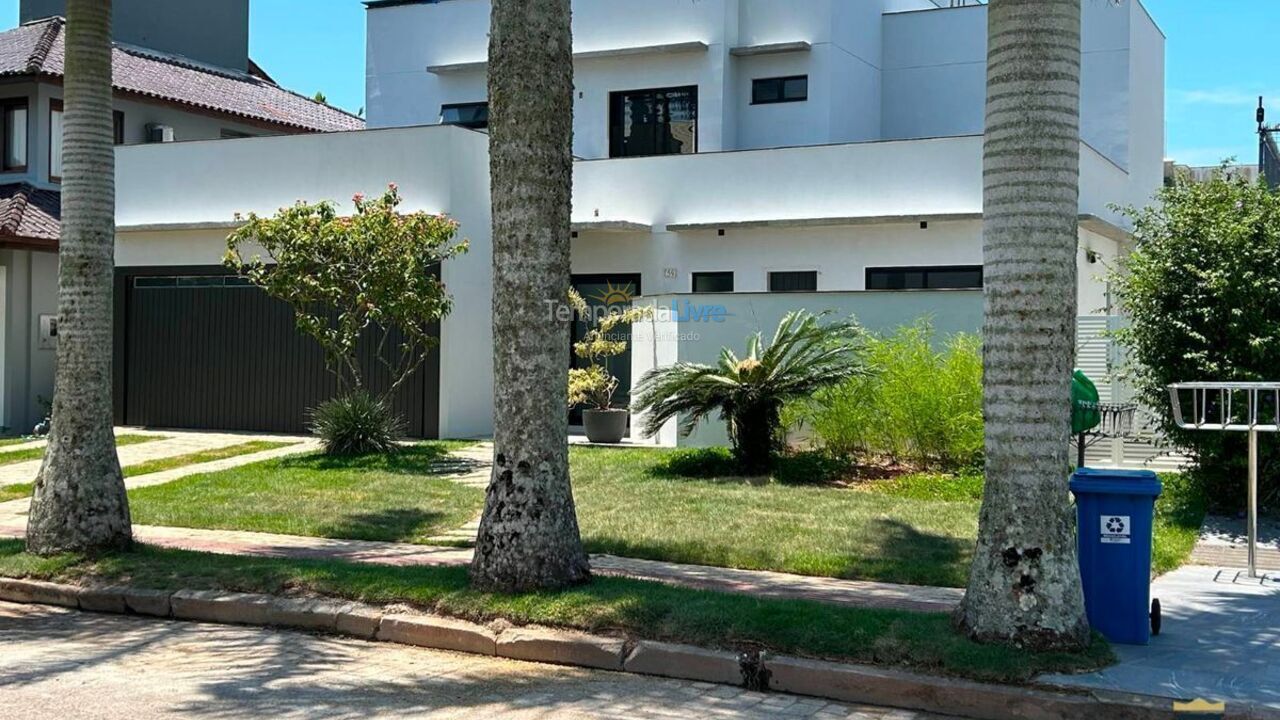 House for vacation rental in Florianopolis (Jurerê Internacional)