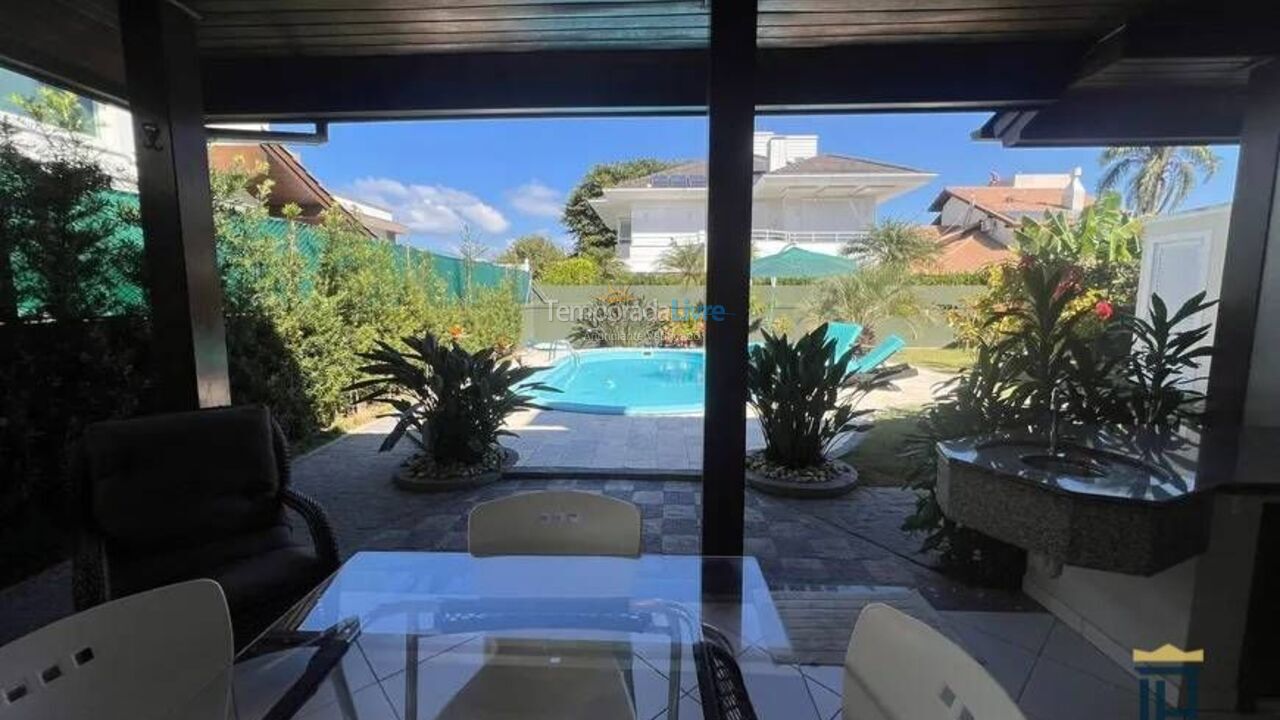 Casa para aluguel de temporada em Florianopolis (Jurerê Internacional)