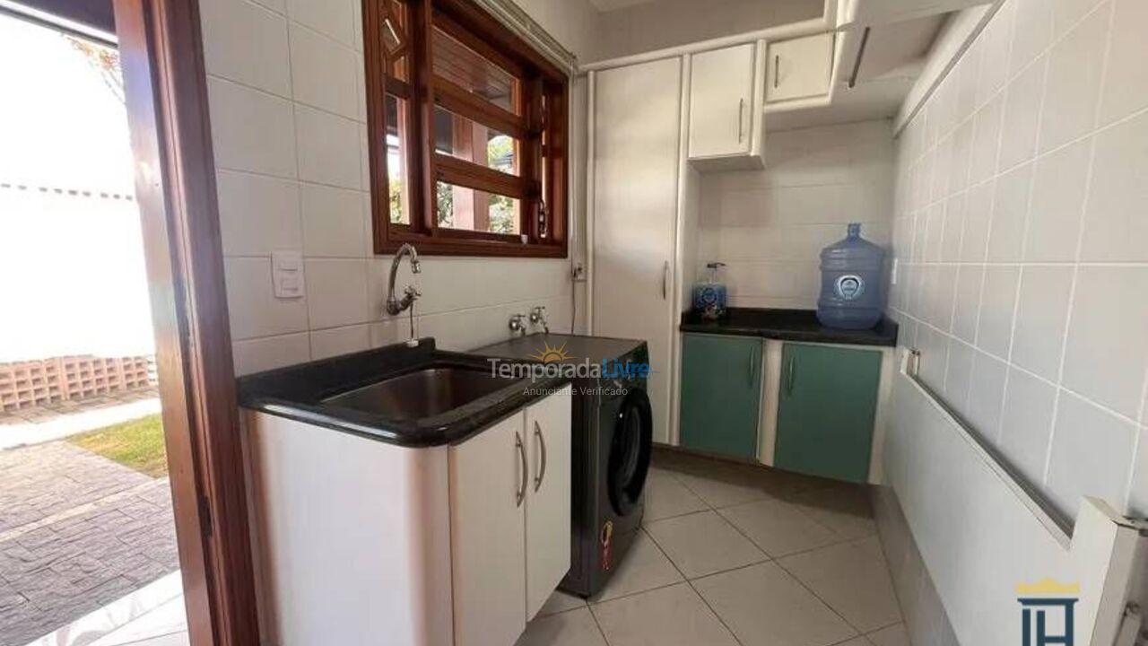 Casa para aluguel de temporada em Florianopolis (Jurerê Internacional)