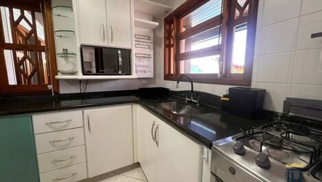 CASA DE 5 DORMITÓRIOS PARA LOCAÇÃO DE TEMPORADA JURERÊ INTERNACIONAL