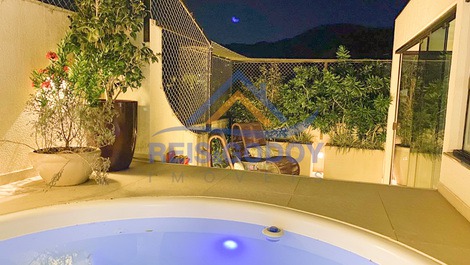 COBERTURA PRÓXIMA A PRAIA JURERE FLORIANOPOLIS - JACUZZI