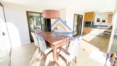 COBERTURA PRÓXIMA A PRAIA JURERE FLORIANOPOLIS - JACUZZI