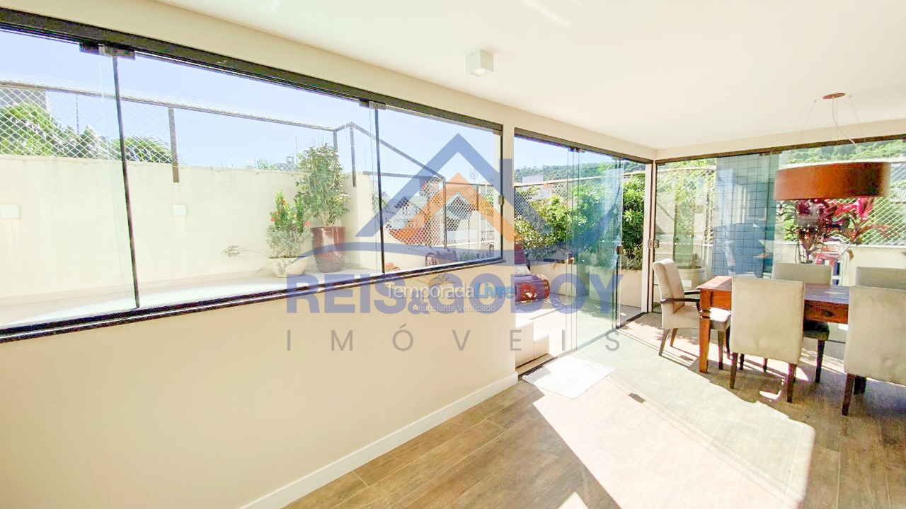 Apartamento para aluguel de temporada em Florianópolis (Jurere Tradicional)