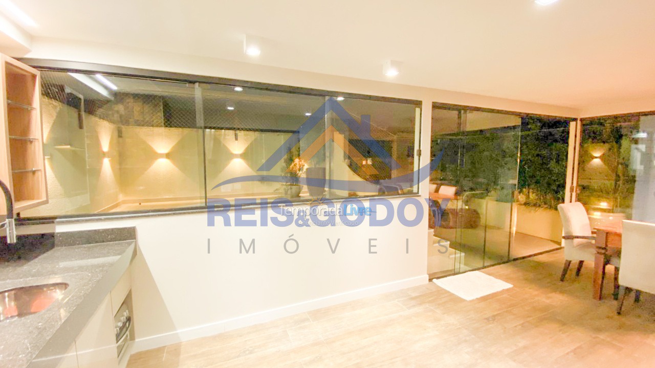 Apartamento para aluguel de temporada em Florianópolis (Jurere Tradicional)