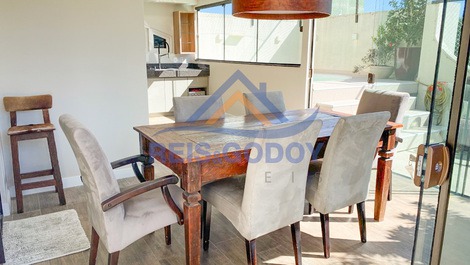 COBERTURA PRÓXIMA A PRAIA JURERE FLORIANOPOLIS - JACUZZI