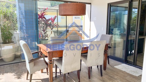 COBERTURA PRÓXIMA A PRAIA JURERE FLORIANOPOLIS - JACUZZI