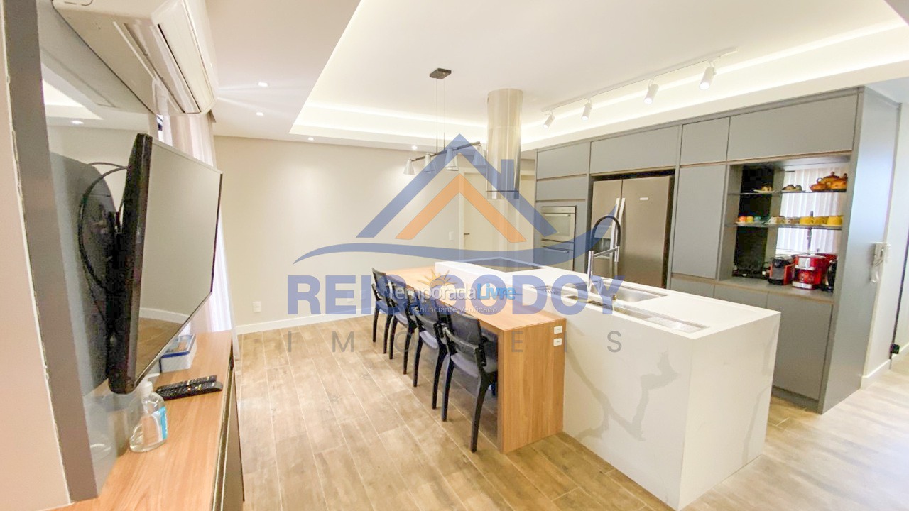 Apartamento para aluguel de temporada em Florianópolis (Jurere Tradicional)