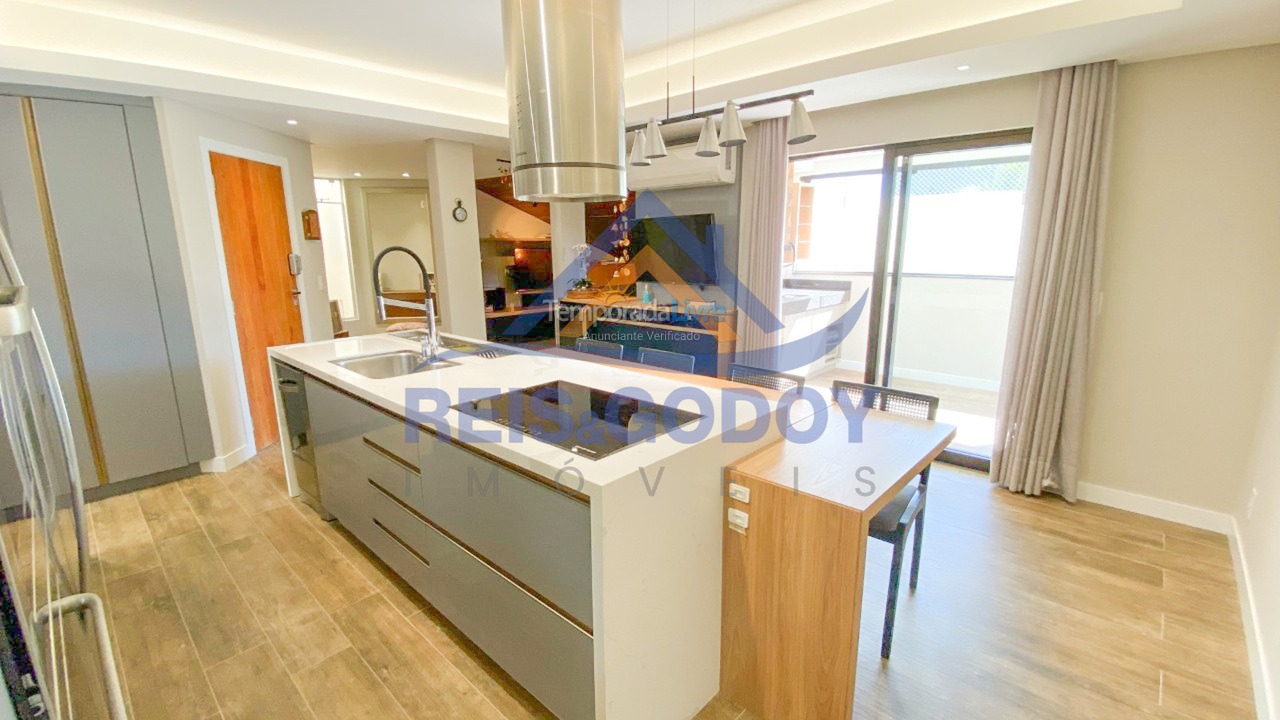 Apartamento para aluguel de temporada em Florianópolis (Jurere Tradicional)