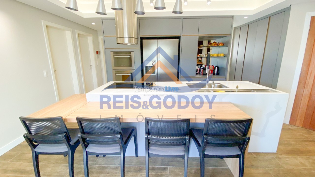 Apartamento para aluguel de temporada em Florianópolis (Jurere Tradicional)