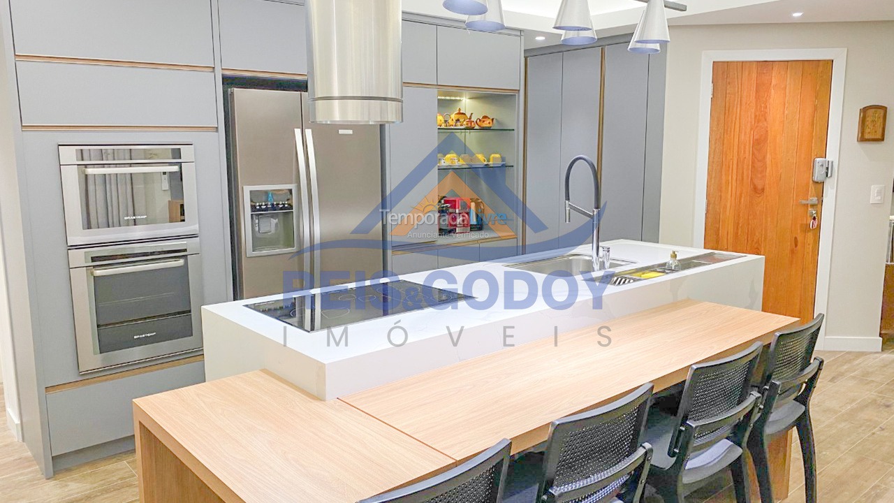 Apartamento para aluguel de temporada em Florianópolis (Jurere Tradicional)