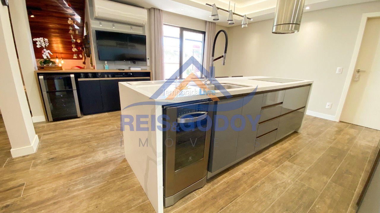 Apartamento para aluguel de temporada em Florianópolis (Jurere Tradicional)