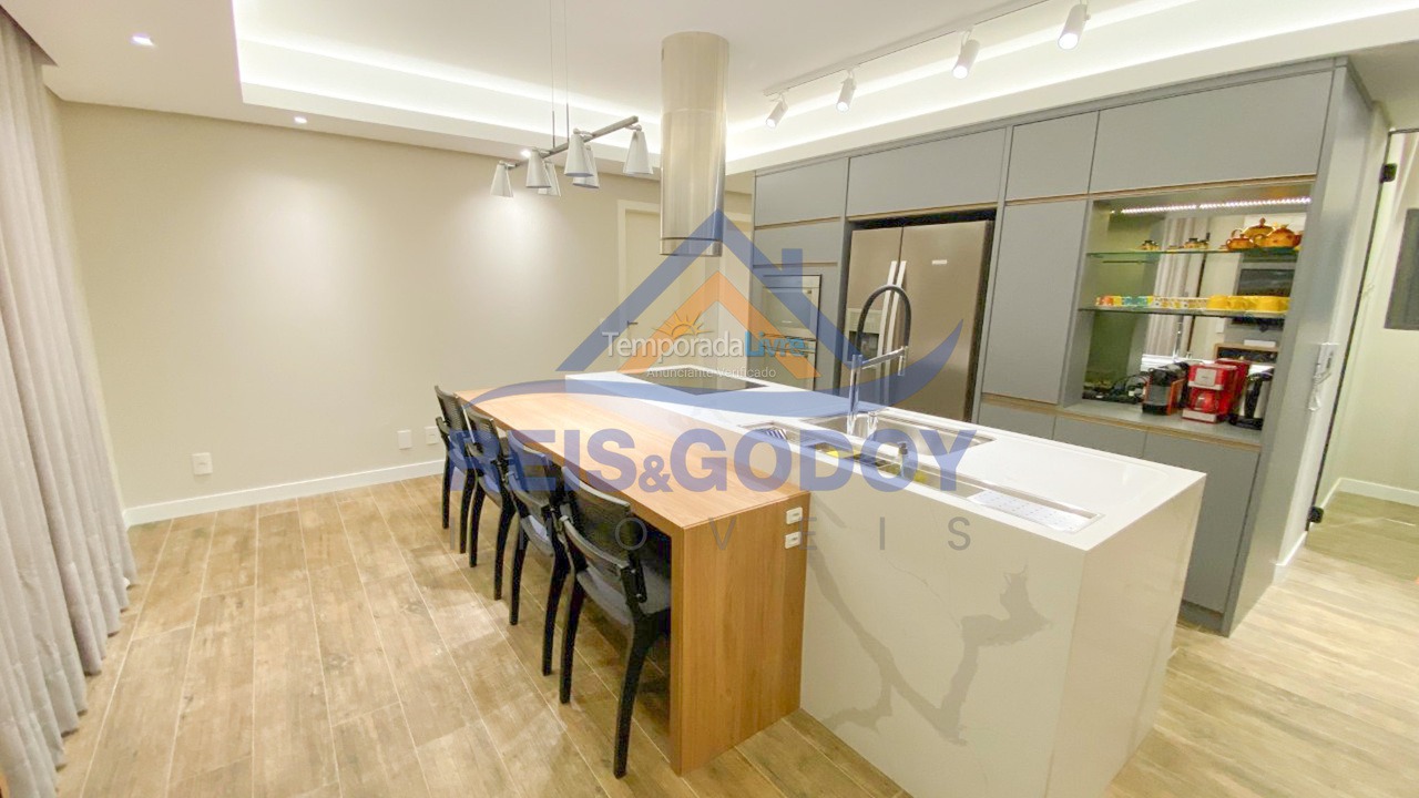 Apartamento para aluguel de temporada em Florianópolis (Jurere Tradicional)