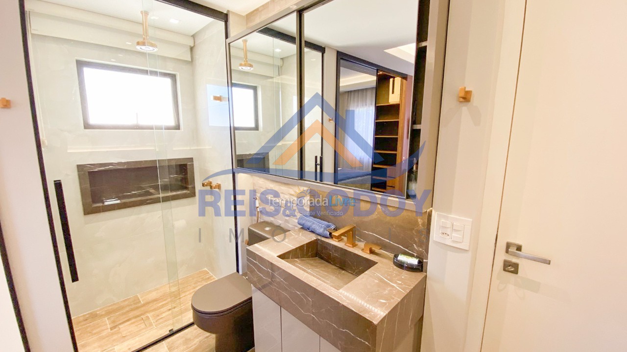 Apartamento para aluguel de temporada em Florianópolis (Jurere Tradicional)