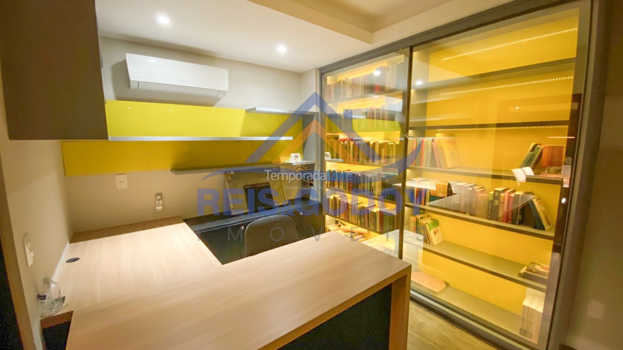 Apartamento para aluguel de temporada em Florianópolis (Jurere Tradicional)