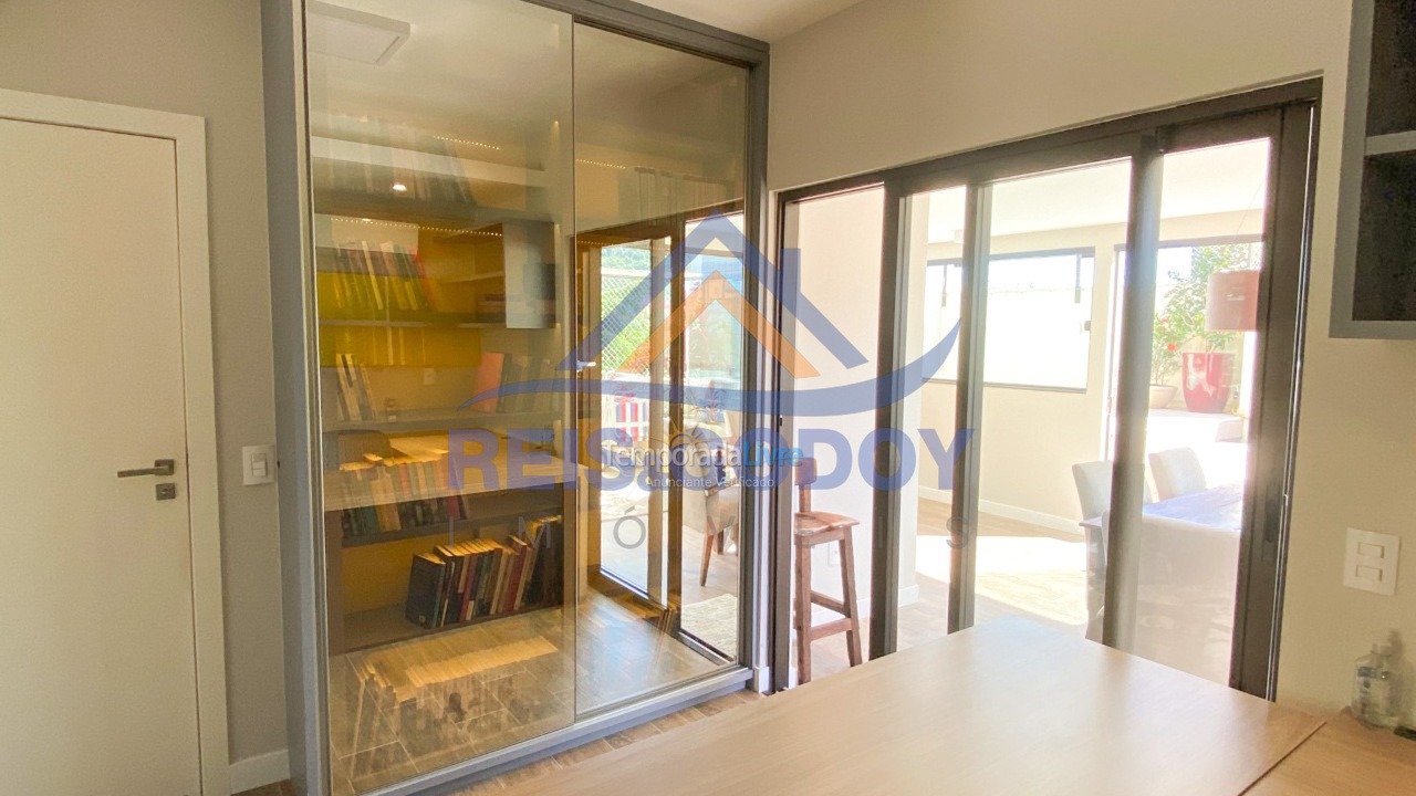 Apartamento para aluguel de temporada em Florianópolis (Jurere Tradicional)