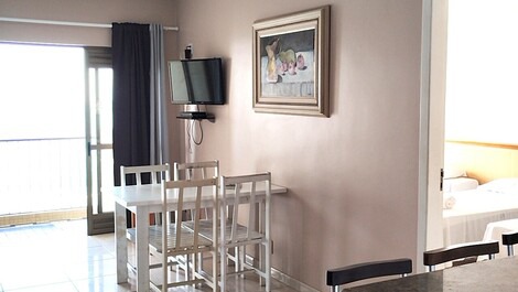 🏣🌅Apartamento de 2 dormitorios frente al mar, condominio con piscina justo en la arena🏖️